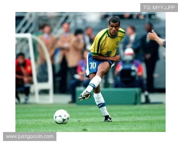 全球足球明星风采揭秘与成就回顾