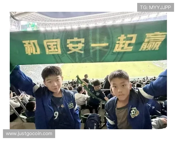 北京国安延庆足球明星助力青少年足球发展展现体育精神与团队合作魅力 北京国安延庆足球明星助力青少年足球发展展现体育精神与团队合作魅力