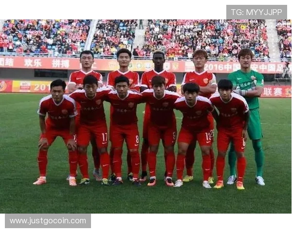 重庆篮球队在世界锦标赛积分榜上以75分稳居第一名展现强劲实力 重庆篮球队在世界锦标赛积分榜上以75分稳居第一名展现强劲实力